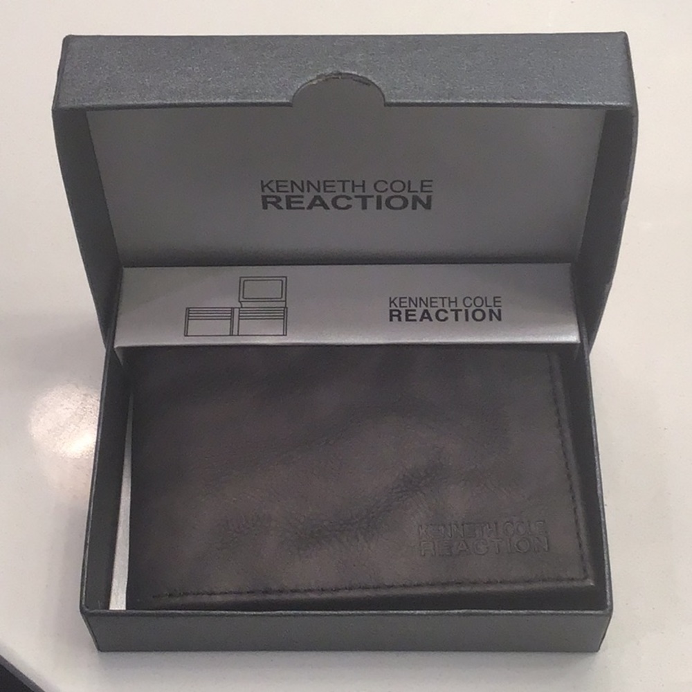 Kenneth Cole Men’s wallet